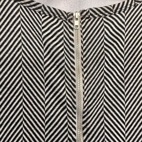 Lula Roe Amelia Dress Size Small Black White Print Pleated Zip Stretch Pockets - Picture 7 of 12